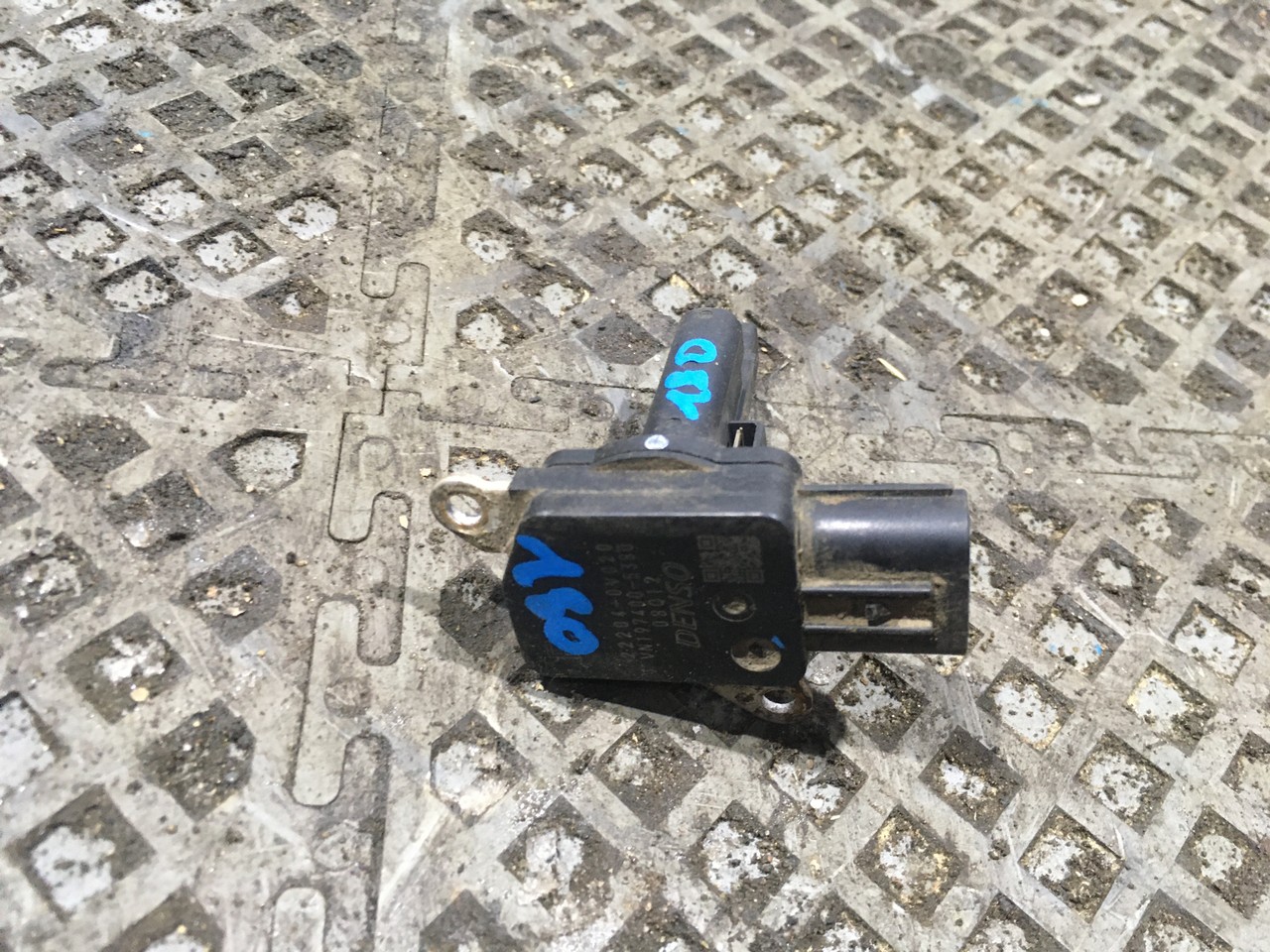 Датчик массового расхода воздуха ДМРВ Volvo V70 III