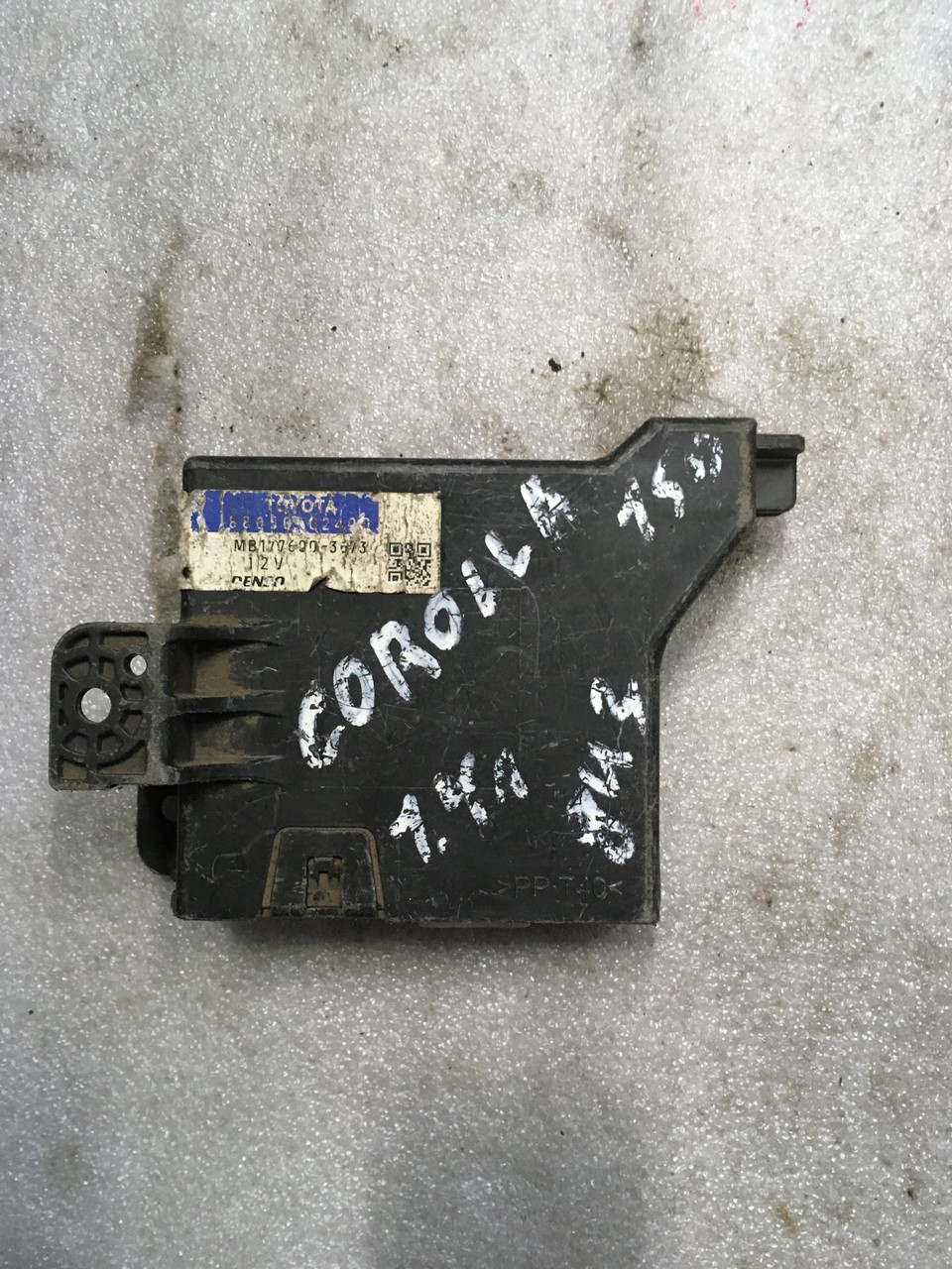 Блок комфорта Toyota Corolla E140/E150