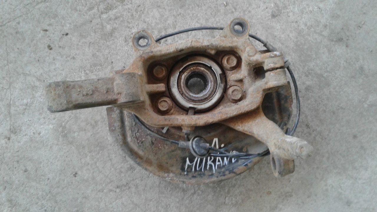 Кулак поворотный передний левый Nissan Murano Z50