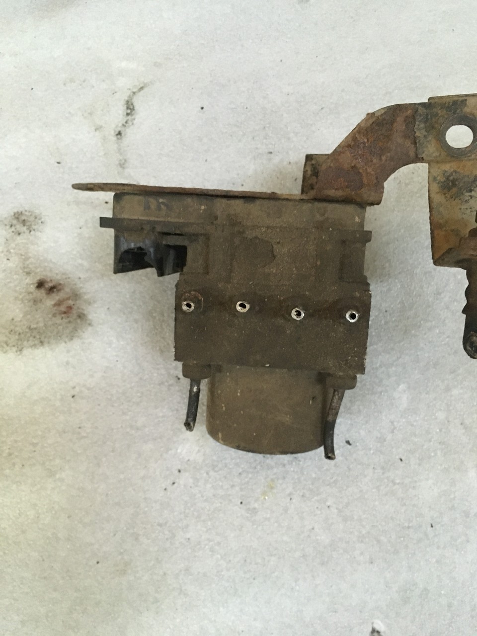 Блок ABS (насос) Geely Emgrand EC7