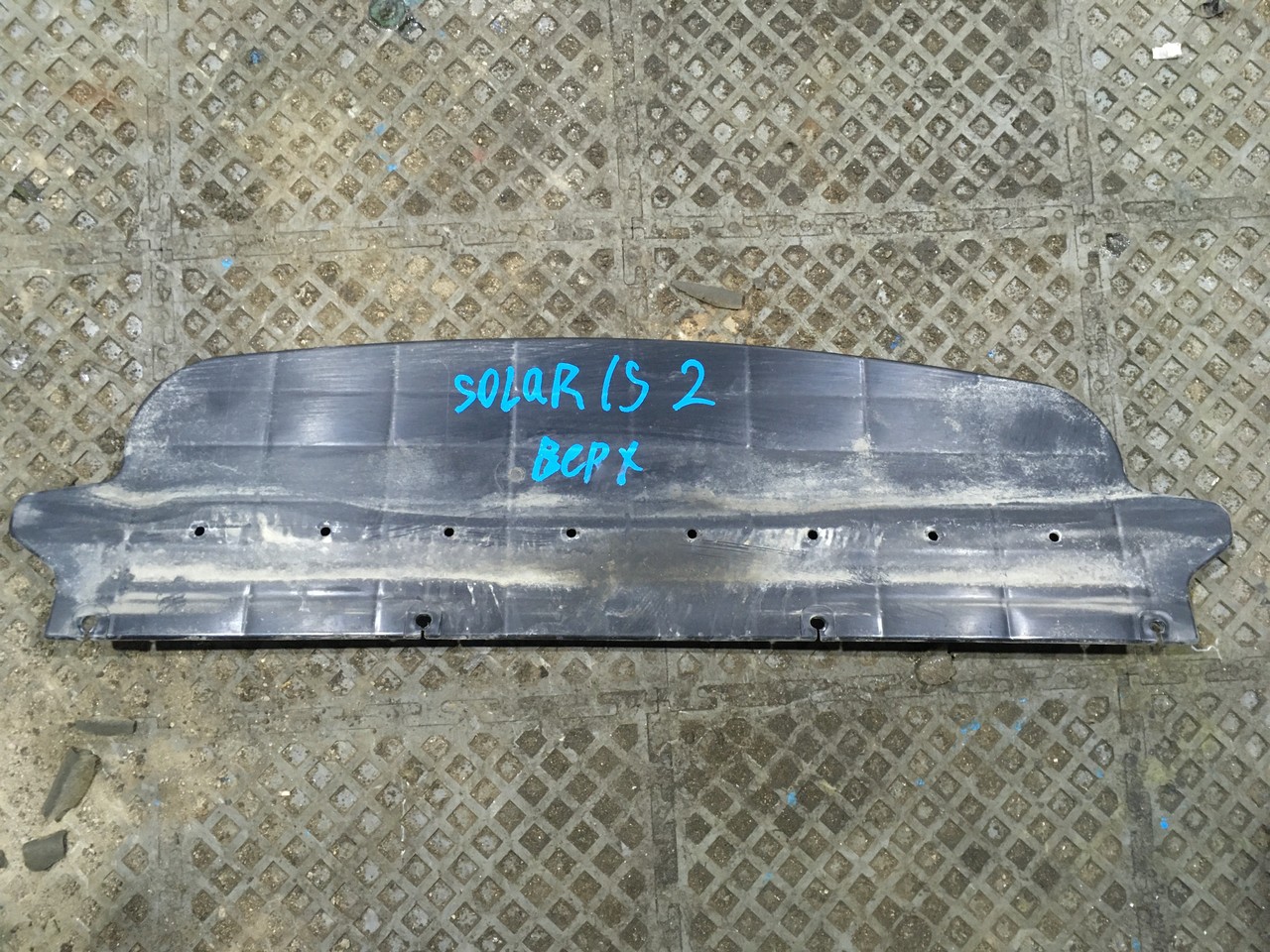 Кожух радиатора нижний Kia Rio X-Line