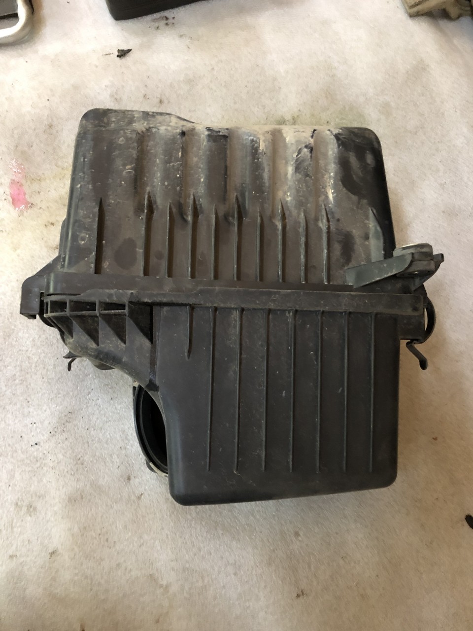 Воздушный фильтр КОРПУС Hyundai Santa Fe II