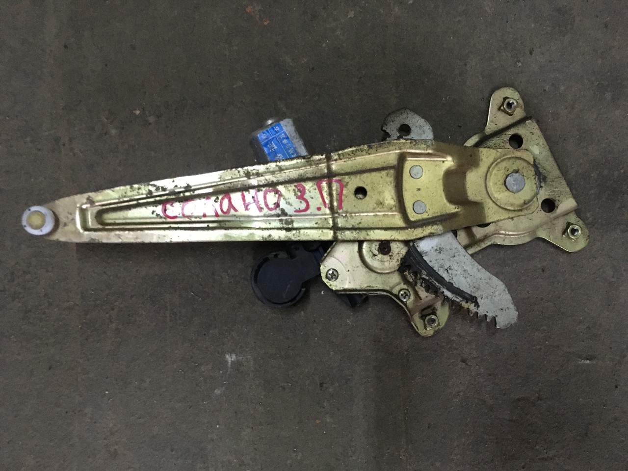 Стеклоподъемник электрический задний правый ! Lifan Solano I