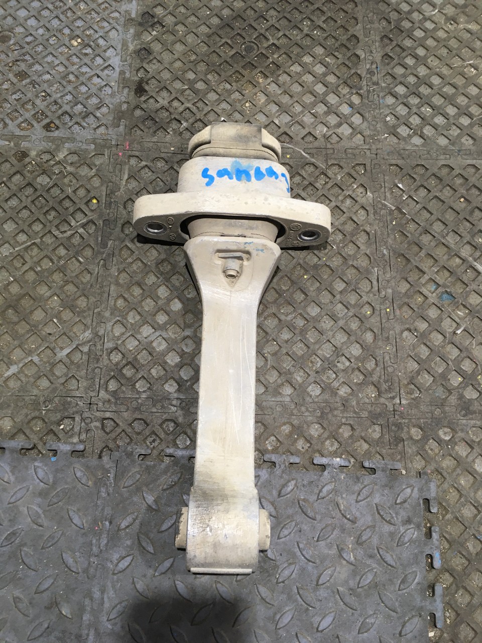 Опора двигателя задняя Hyundai Santa Fe III