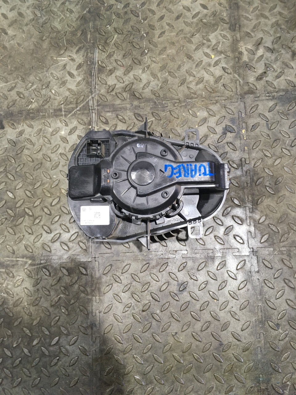 Моторчик отопителя Volkswagen Touareg II