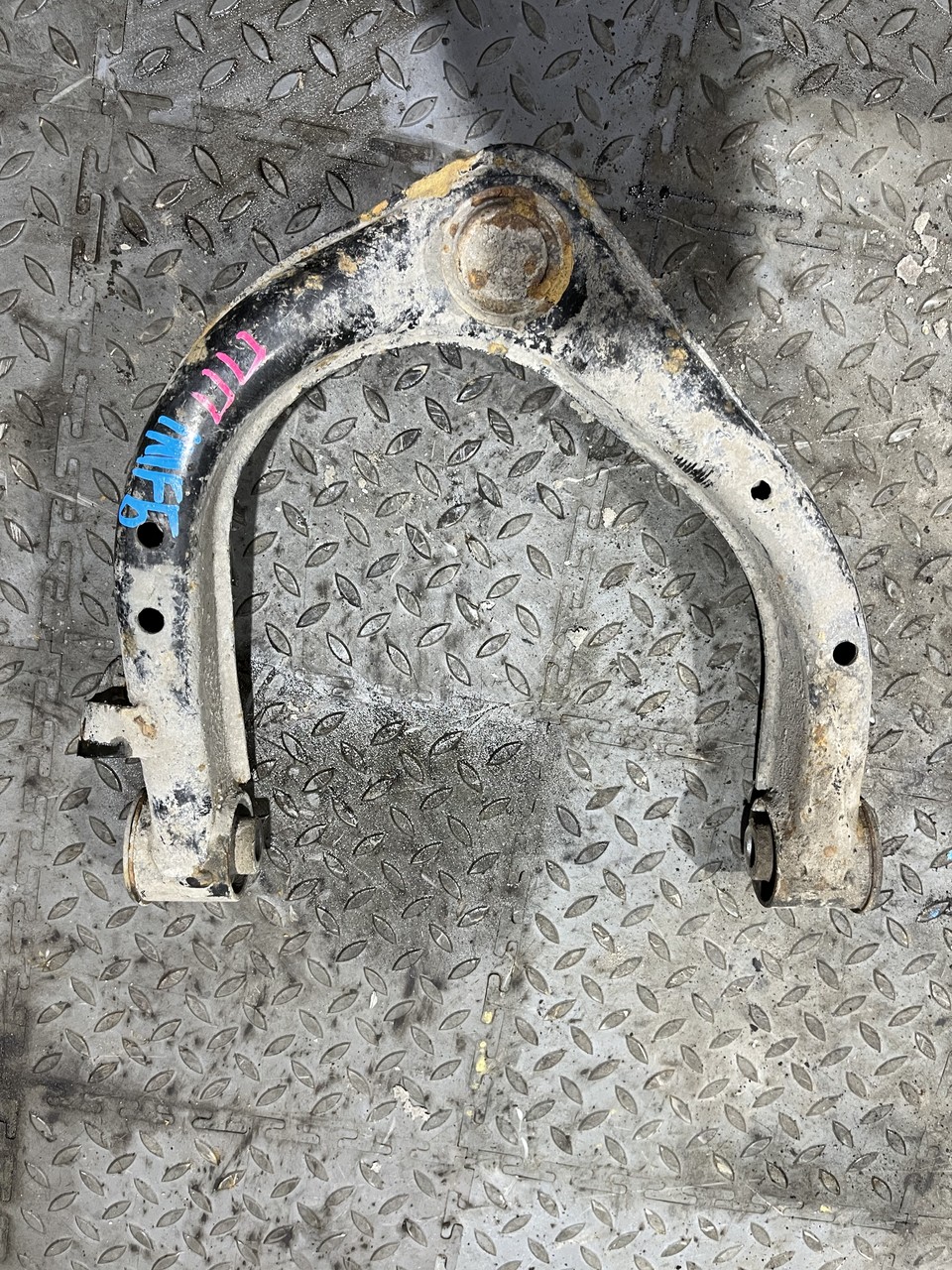 Рычаг передний верхний правый Infiniti QX56 II