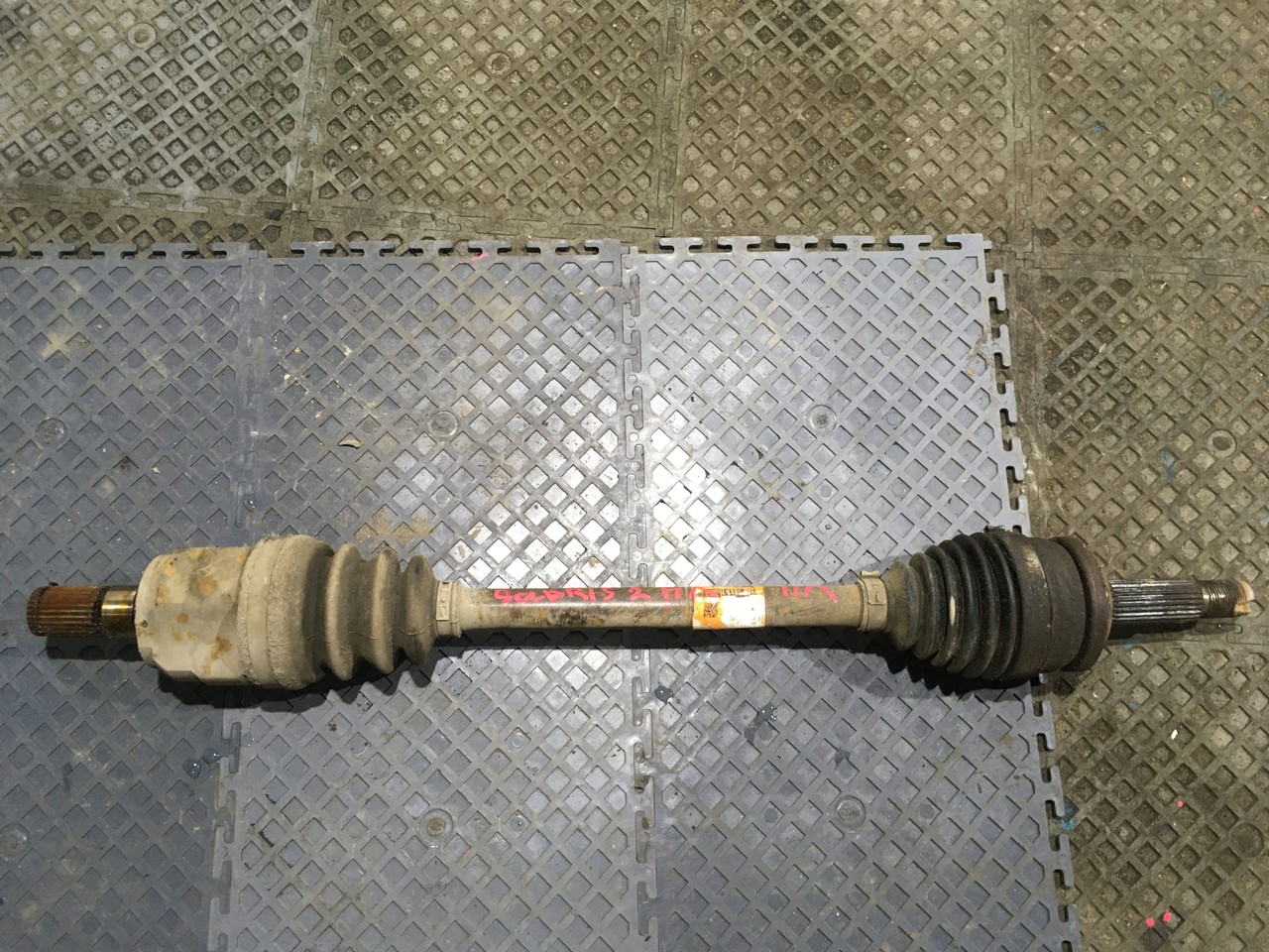 Полуось (привод) левый Hyundai Solaris II