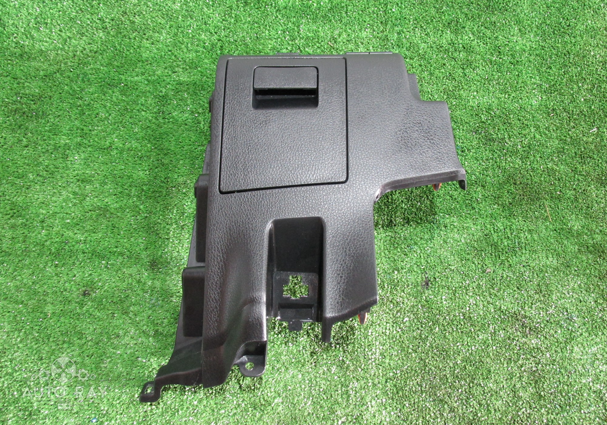 5530233280 Накладка декоративная в торпедо под рулевой колонкой для Toyota Camry XV70 (с 2017)