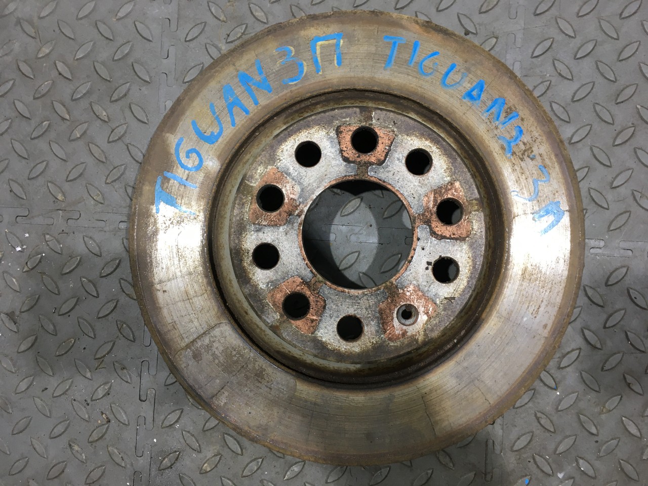 Диск тормозной задний Volkswagen Tiguan II