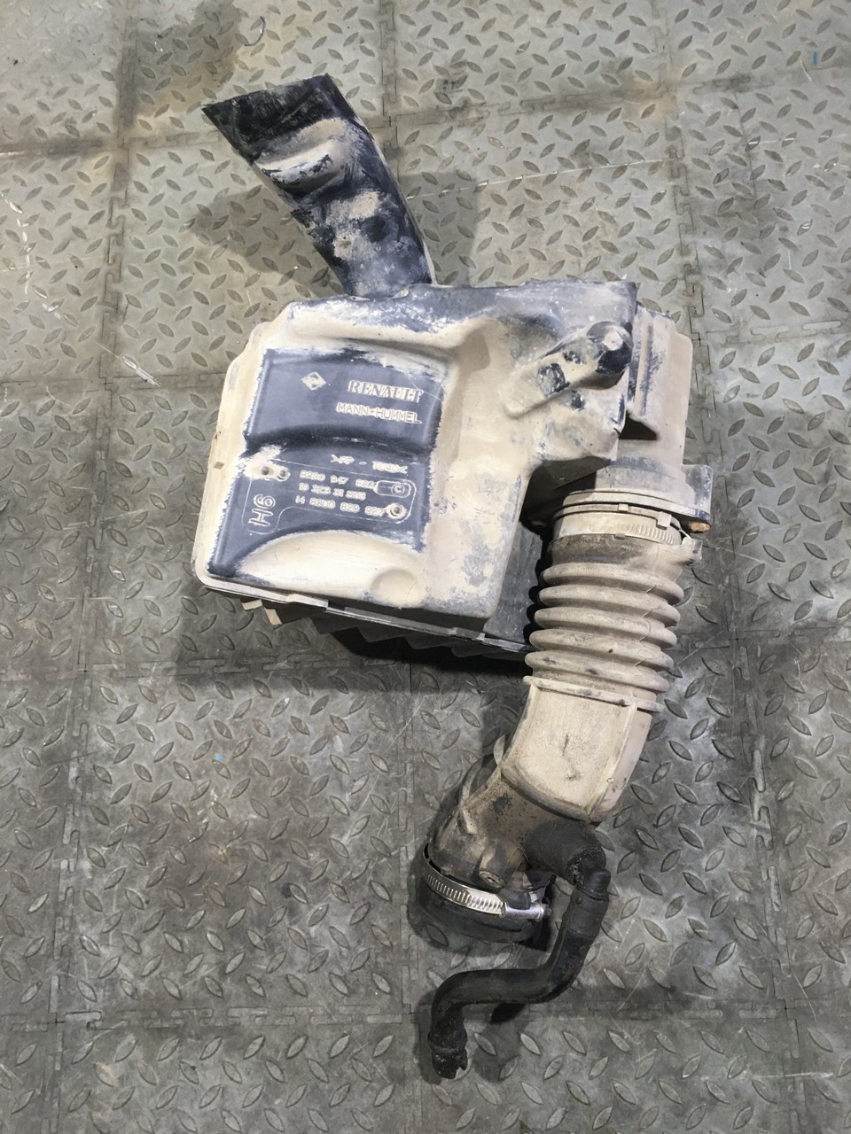 Воздушный фильтр Renault Megane III