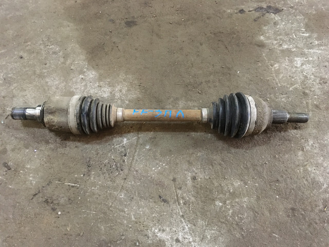 Полуось (привод) левый ! Ford Focus III