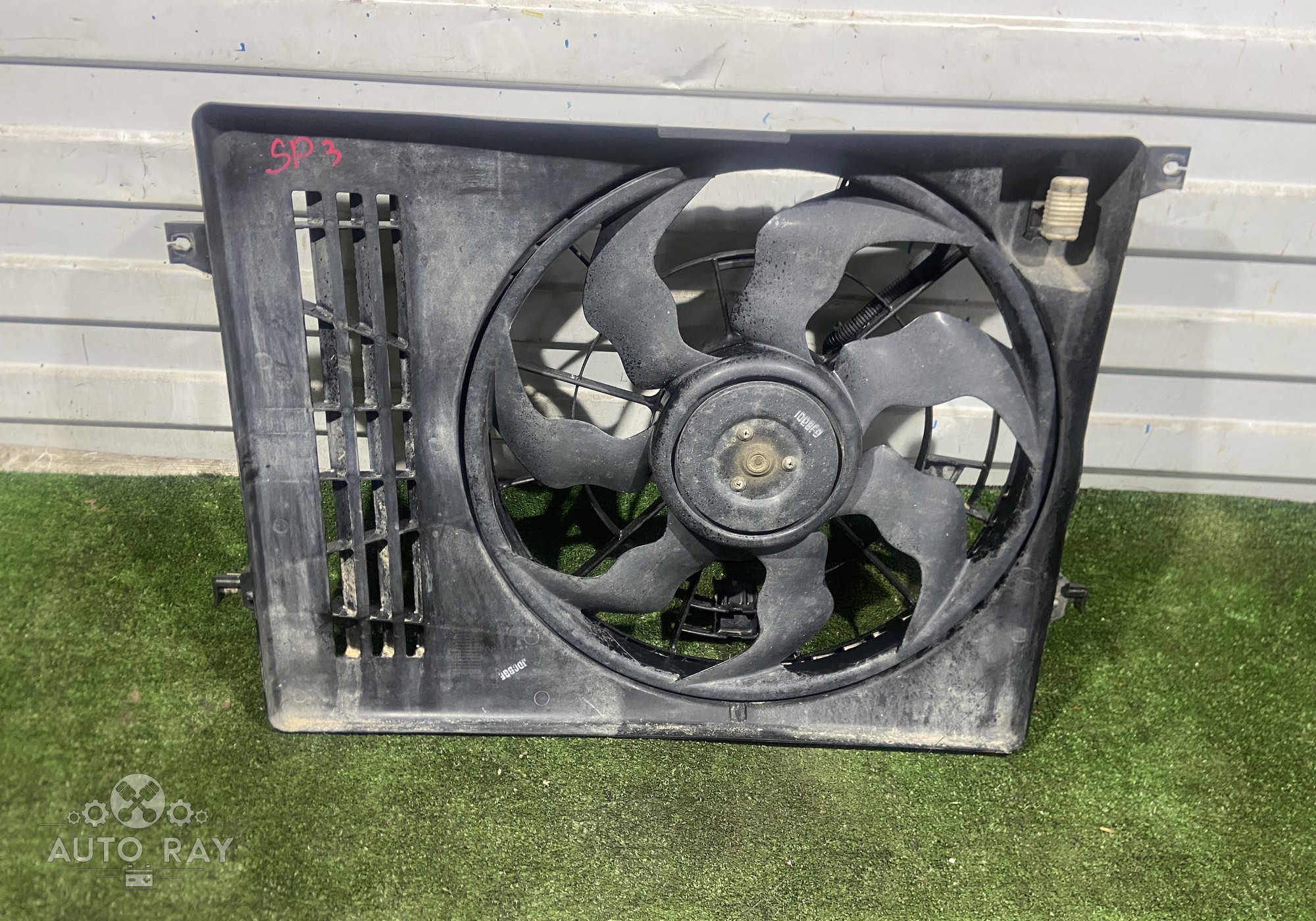 253802Z000 Вентилятор радиатора в сборе с диффузором для Kia Sportage III (с 2010 по 2016)