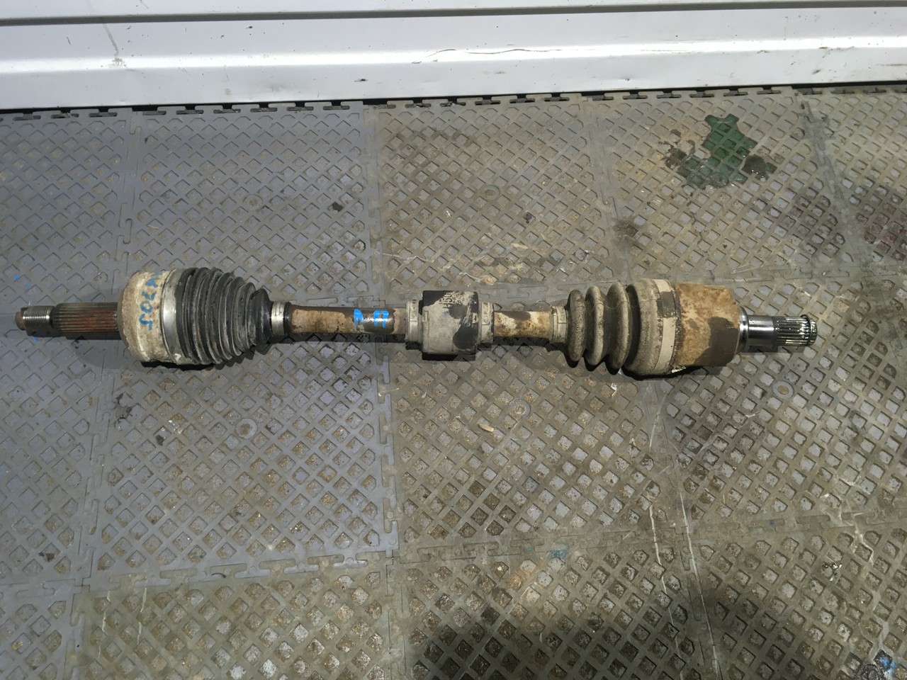 Полуось (привод) левый Hyundai Solaris II