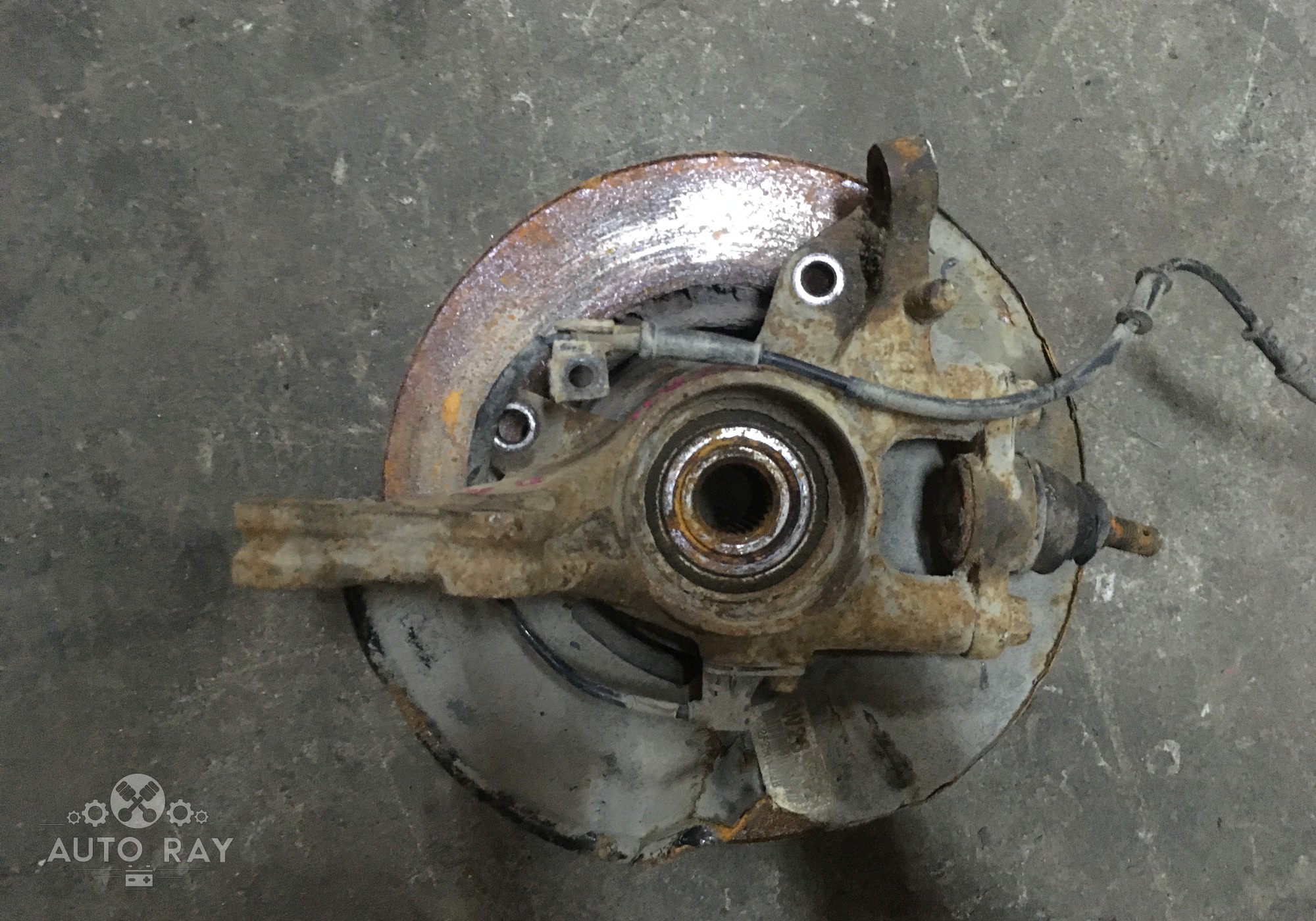 поворотный кулак ока. поворотный кулак чери а15. поворотный кулак в сборе со ступицей. Toyota sienna 2015 поворотный кулак. 102801 стойка со ступицей.