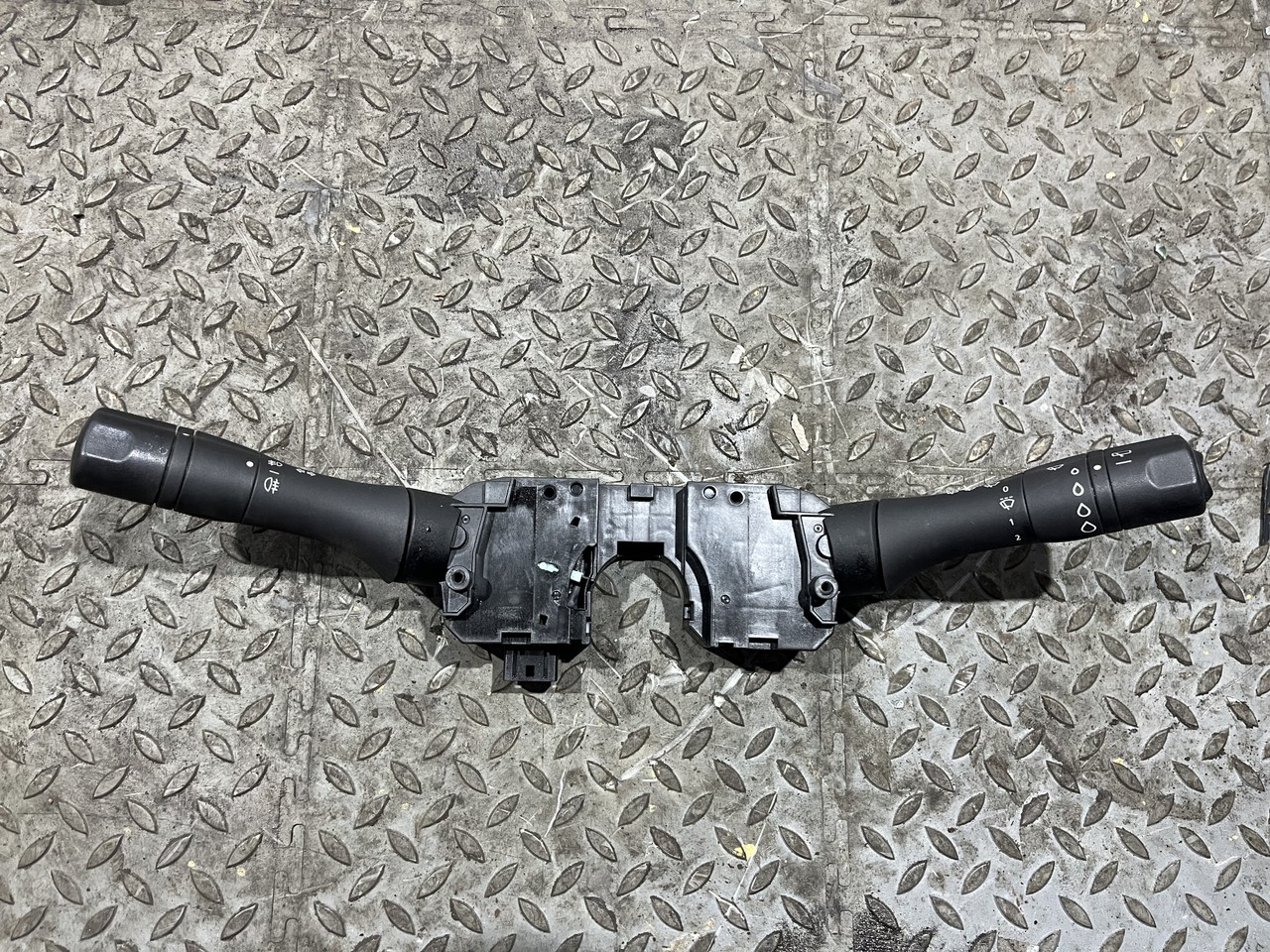 Переключатель подрулевой / стрекоза Renault Megane III