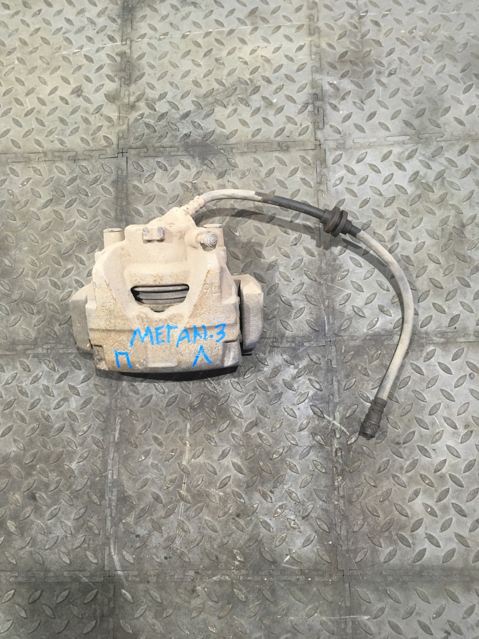 Суппорт передний левый Renault Scenic III