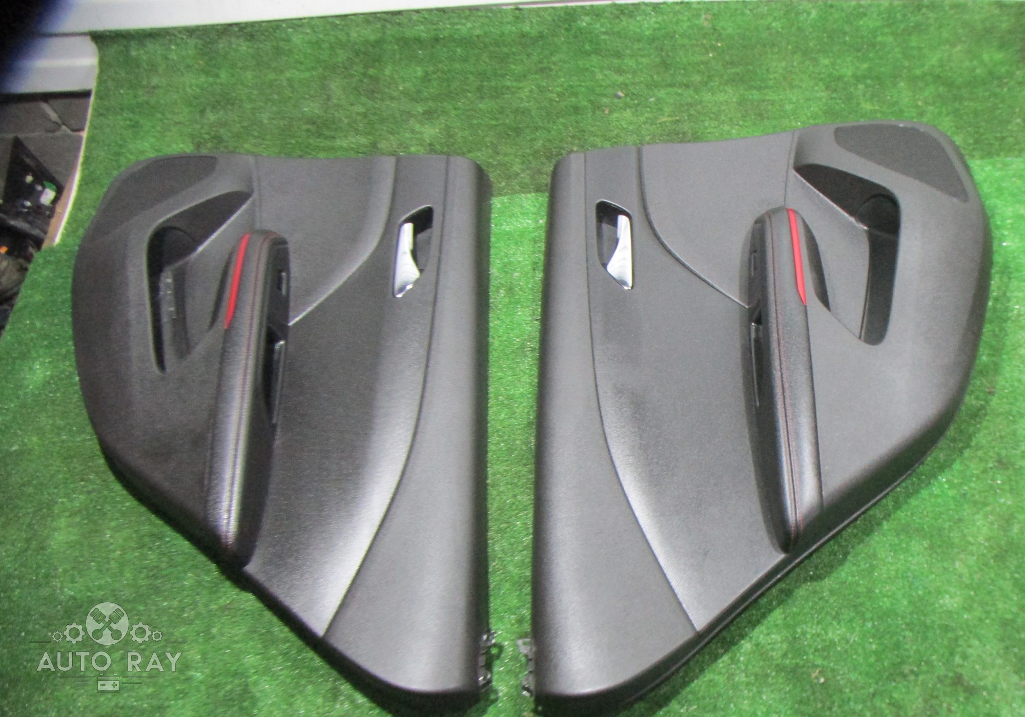 Обшивка двери задняя левая / правая для Chevrolet Monza II (с 2019)