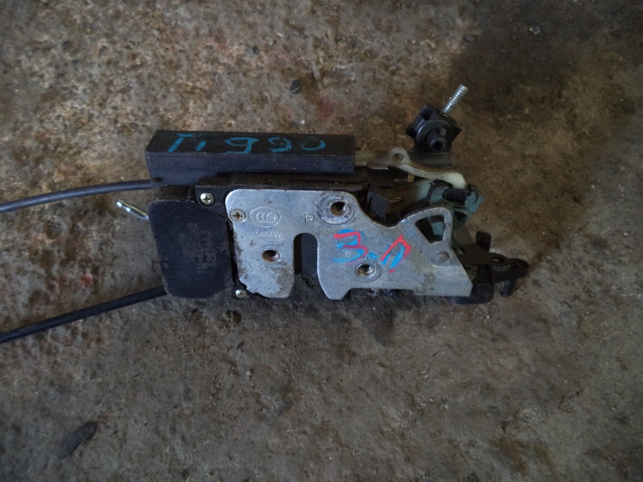 Замок двери задний правый ! Chery Tiggo T11