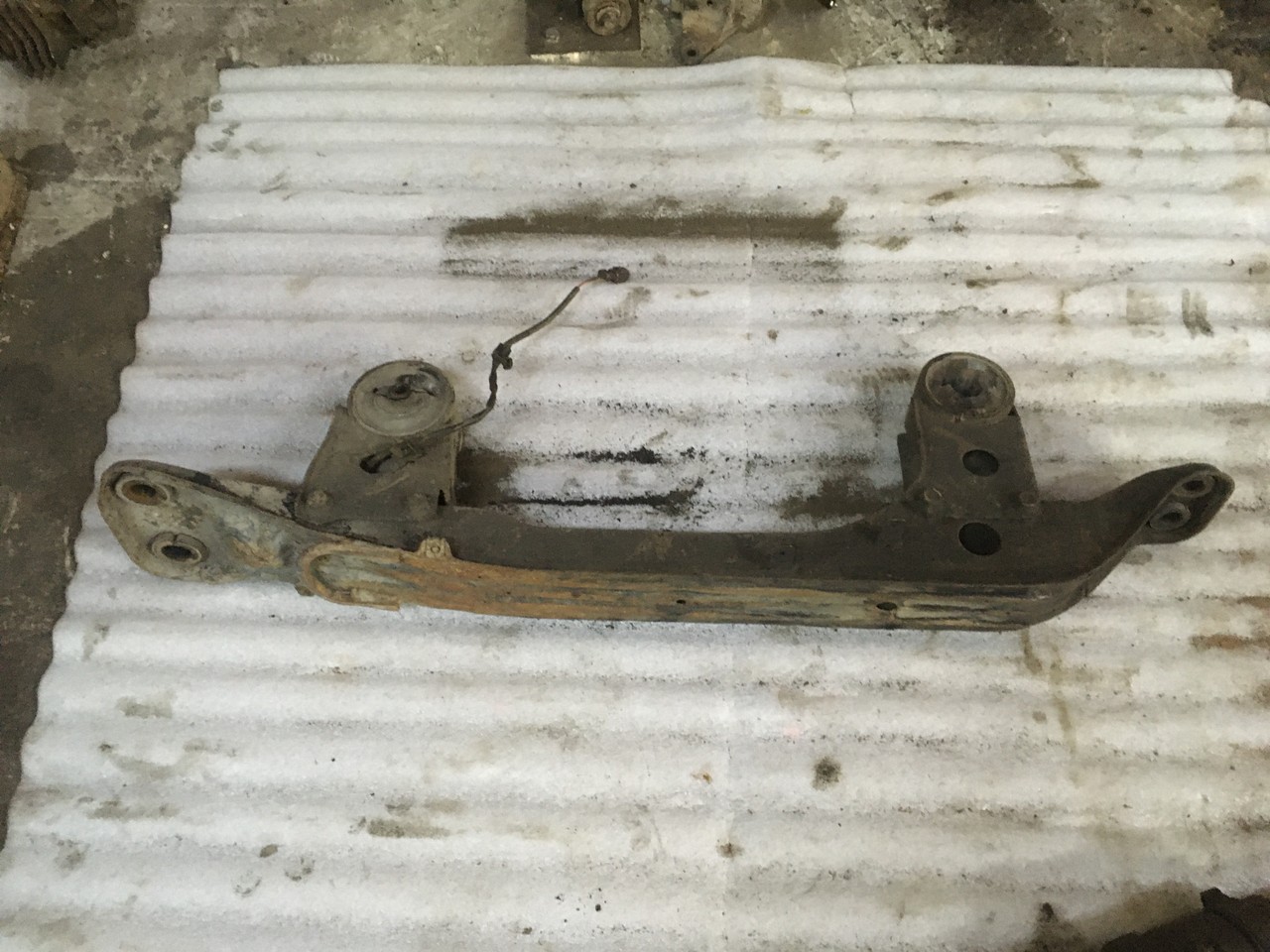 Балка продольная передняя Nissan Maxima A32