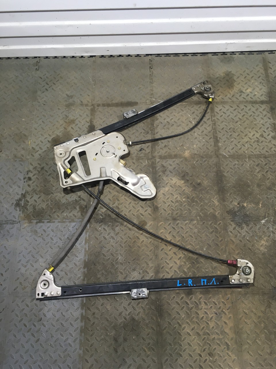 Стеклоподъемник передний левый Land Rover Range Rover III