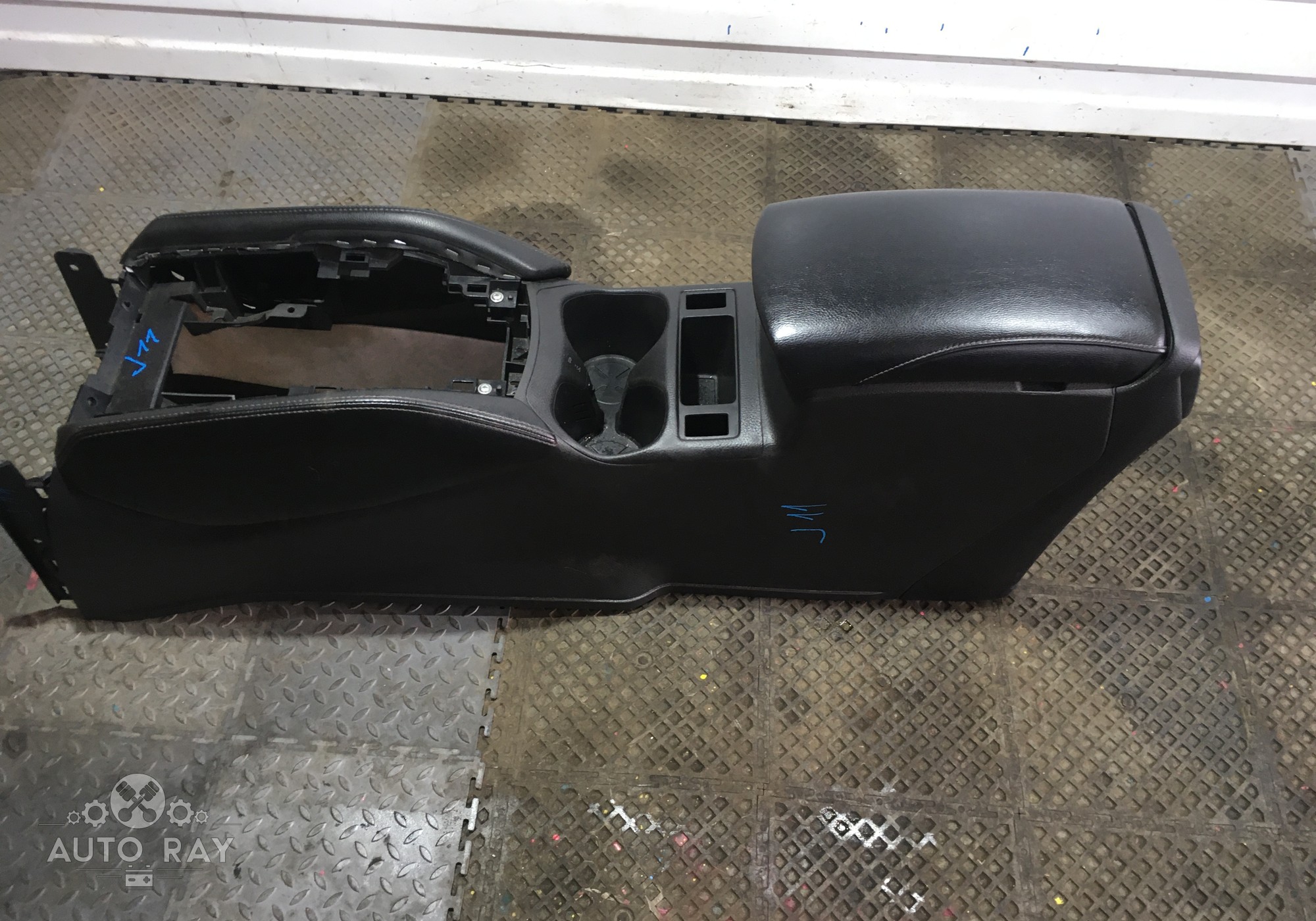 969104EM0A Подлокотник для Nissan Qashqai J11 (с 2013 по 2022)