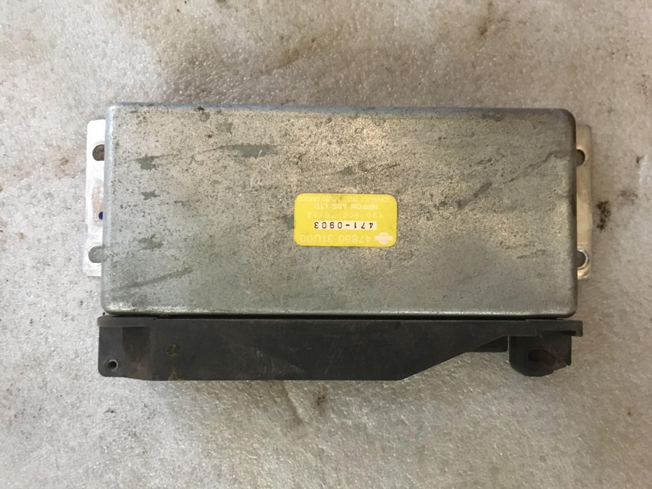 Блок управления ABS Nissan Maxima A32