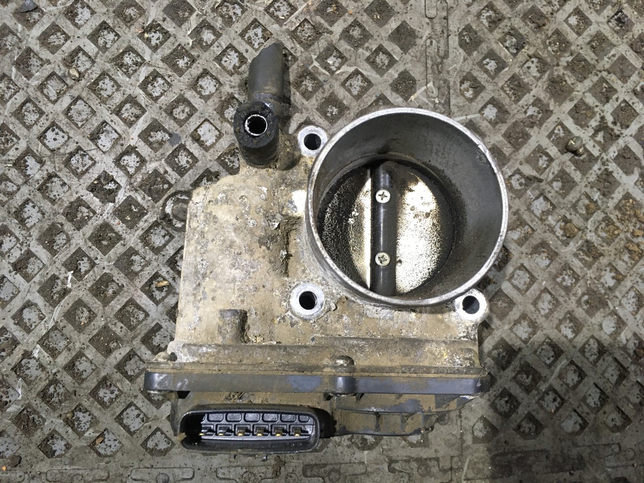 Заслонка дроссельная Toyota Corolla E160/E170/E180