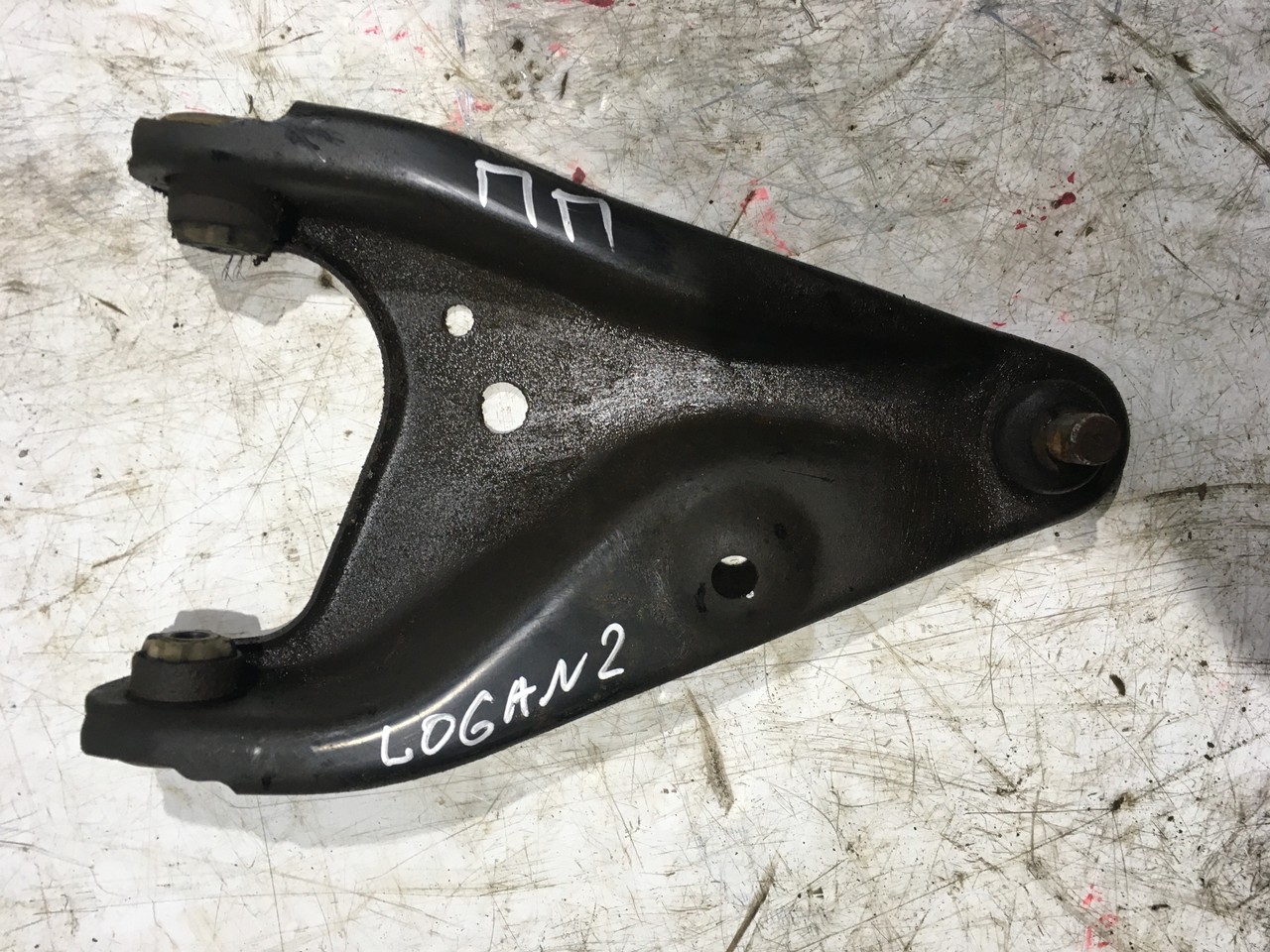 Рычаг передний правый Renault Logan II