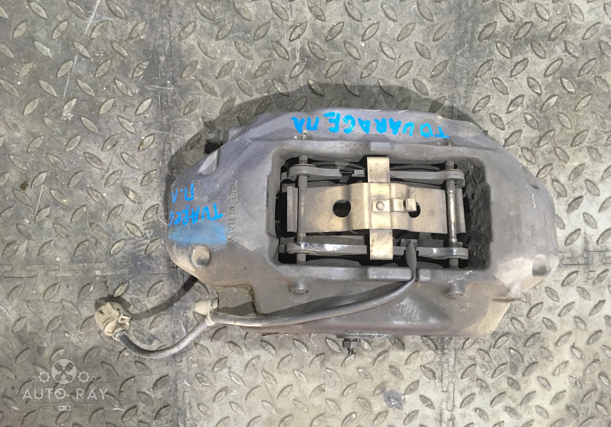 7L6615149A Суппорт передний левый для Volkswagen Touareg II (с 2010 по 2018)