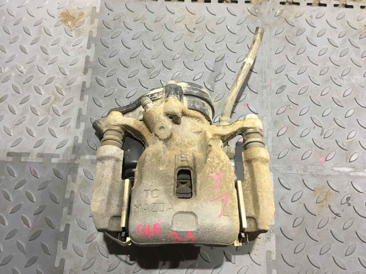 Суппорт задний левый в сборе Mazda CX-5 II