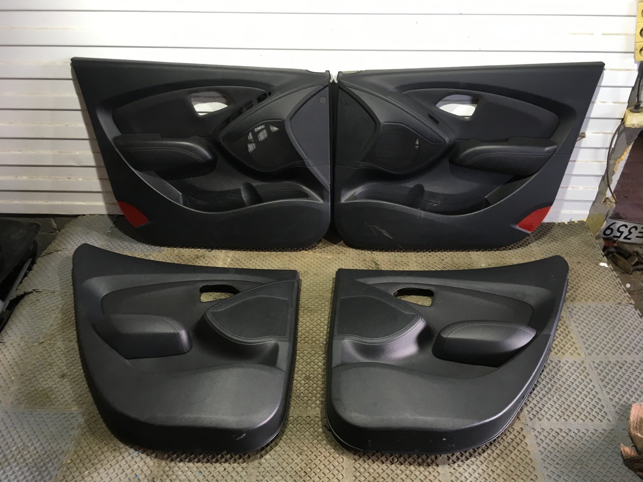 Обшивка двери / к-кт обшивок Hyundai ix35