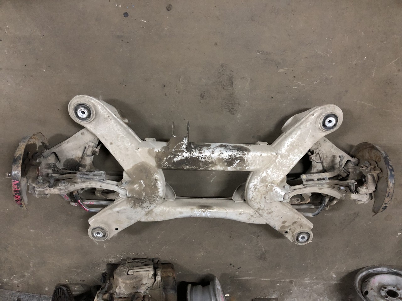 Балка задняя Audi A8 D3