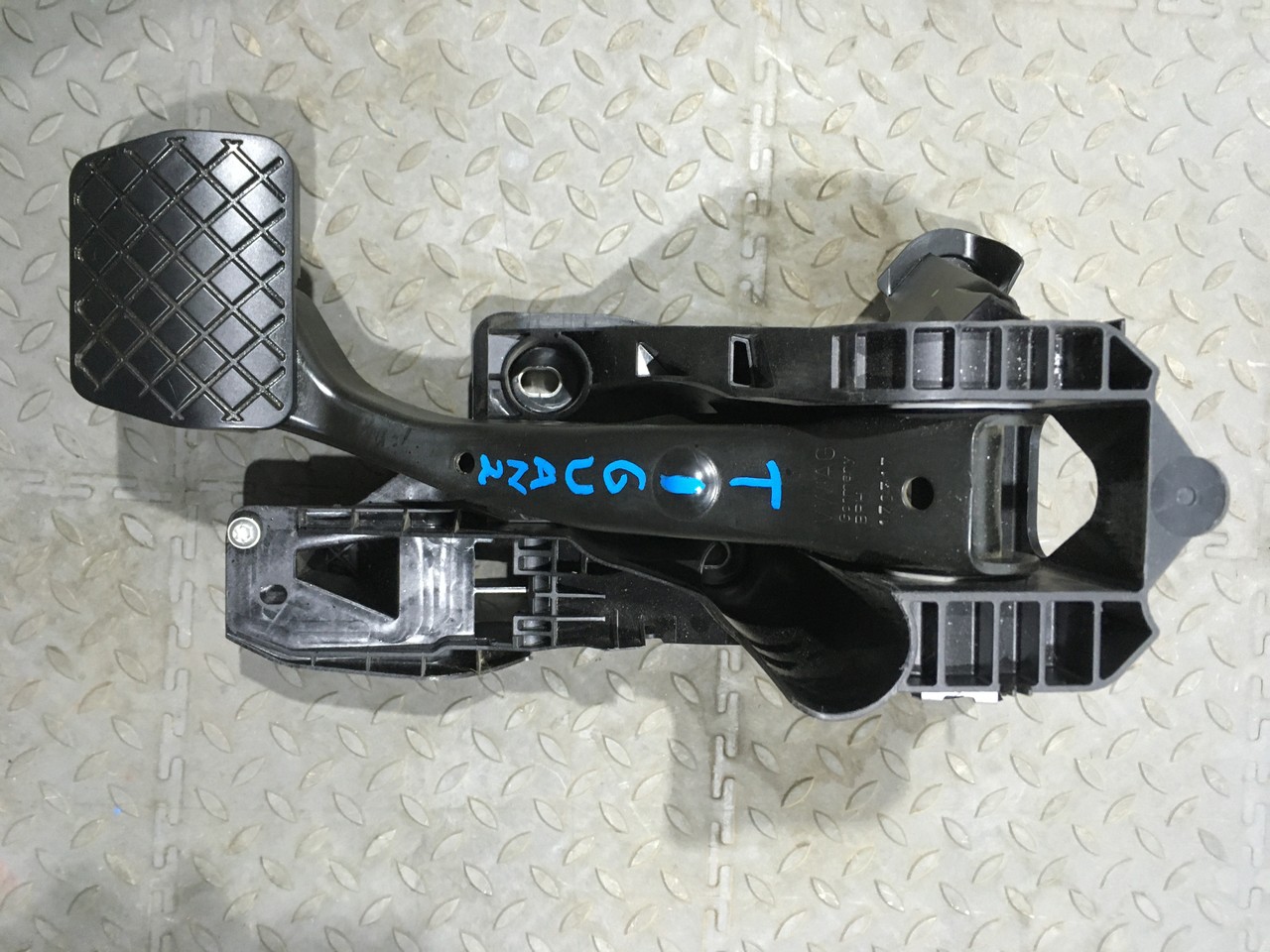 Педаль тормоза Volkswagen Tiguan II