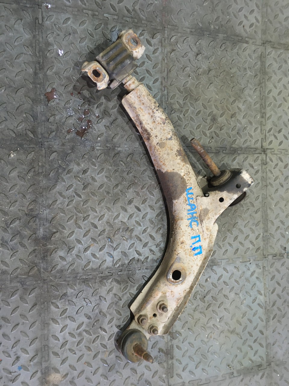 Рычаги подвески передний правый ZAZ Sens