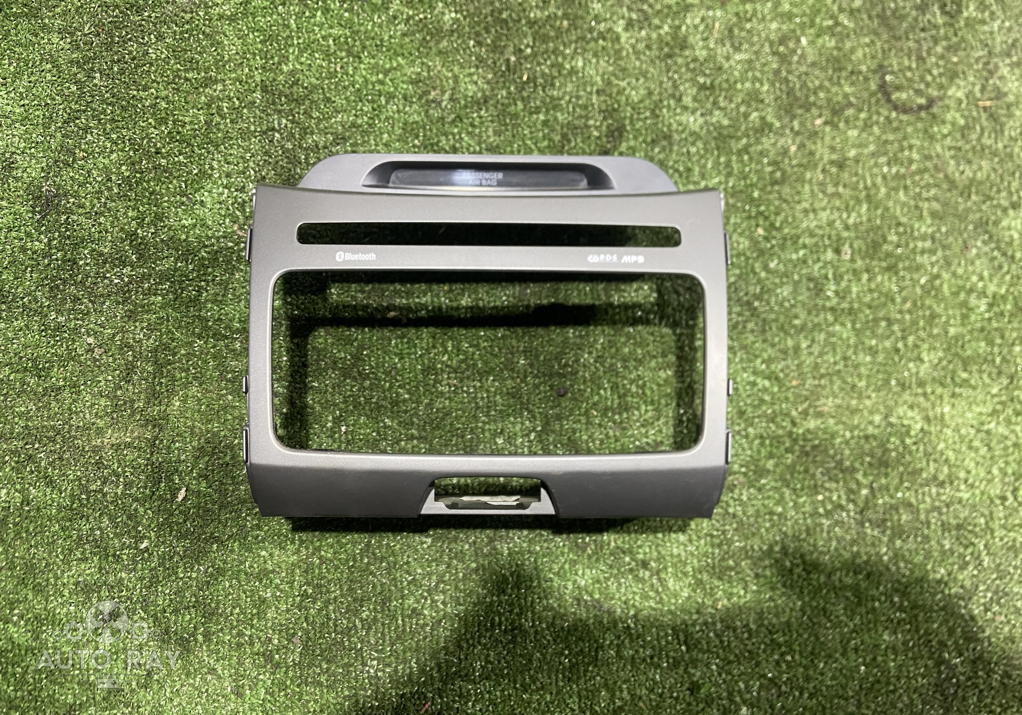 U097833810 Рамка магнитолы для Kia Sportage III (с 2010 по 2016)