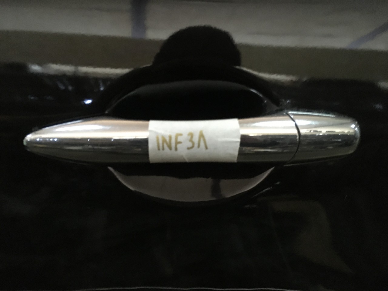 Ручка двери наружная задняя Правая / Левая Infiniti QX56 II