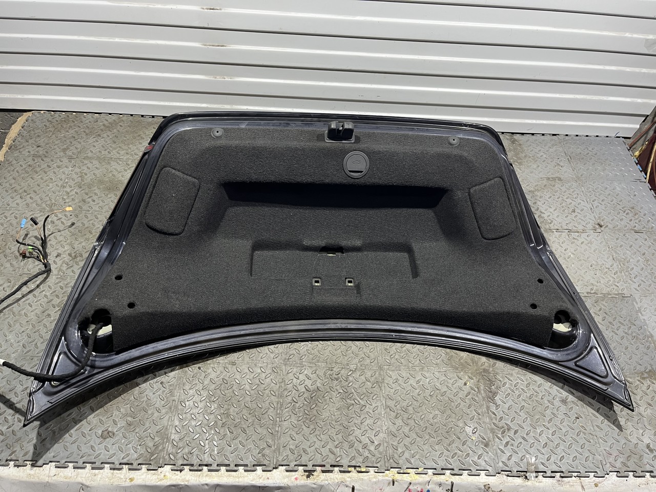 Обшивка крышки багажника Volkswagen Passat CC