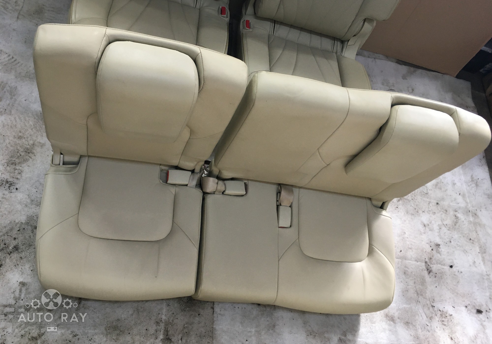 Сиденье салонное / задний + средний ряд для Infiniti QX56 II (с 2010)