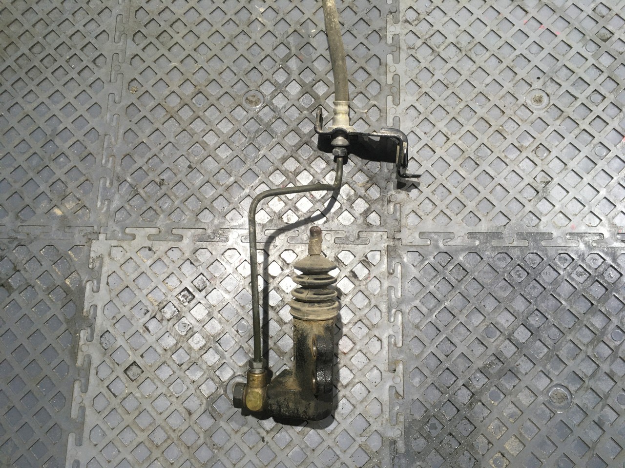 Цилиндр сцепления рабочий Kia Sportage III