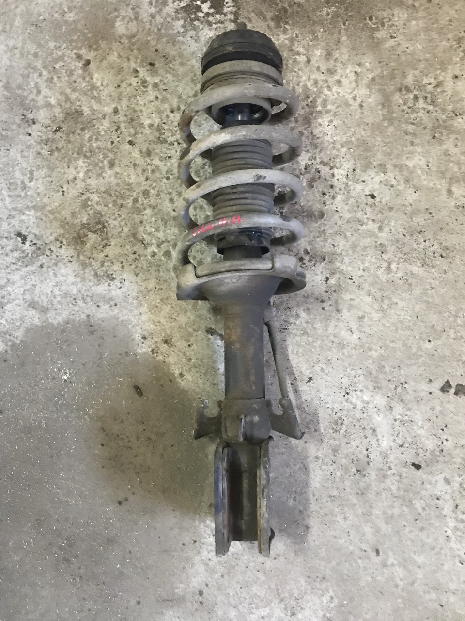 Амортизатор передний правый ! Mercedes-Benz V-class W638