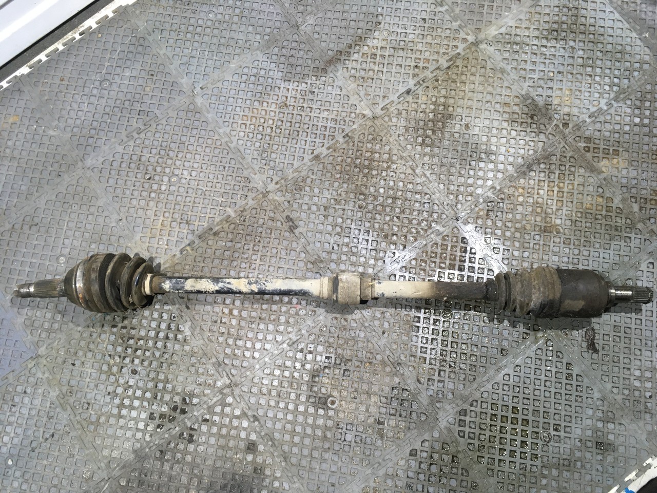 Полуось (привод) правый Chery Fora / A5