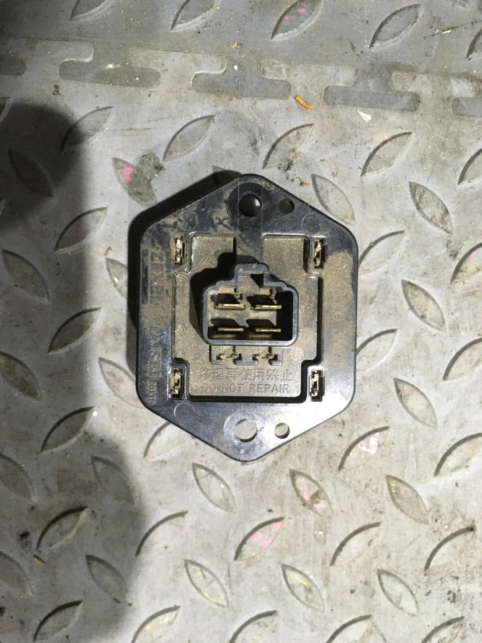 Резистор отопителя Mitsubishi Lancer X