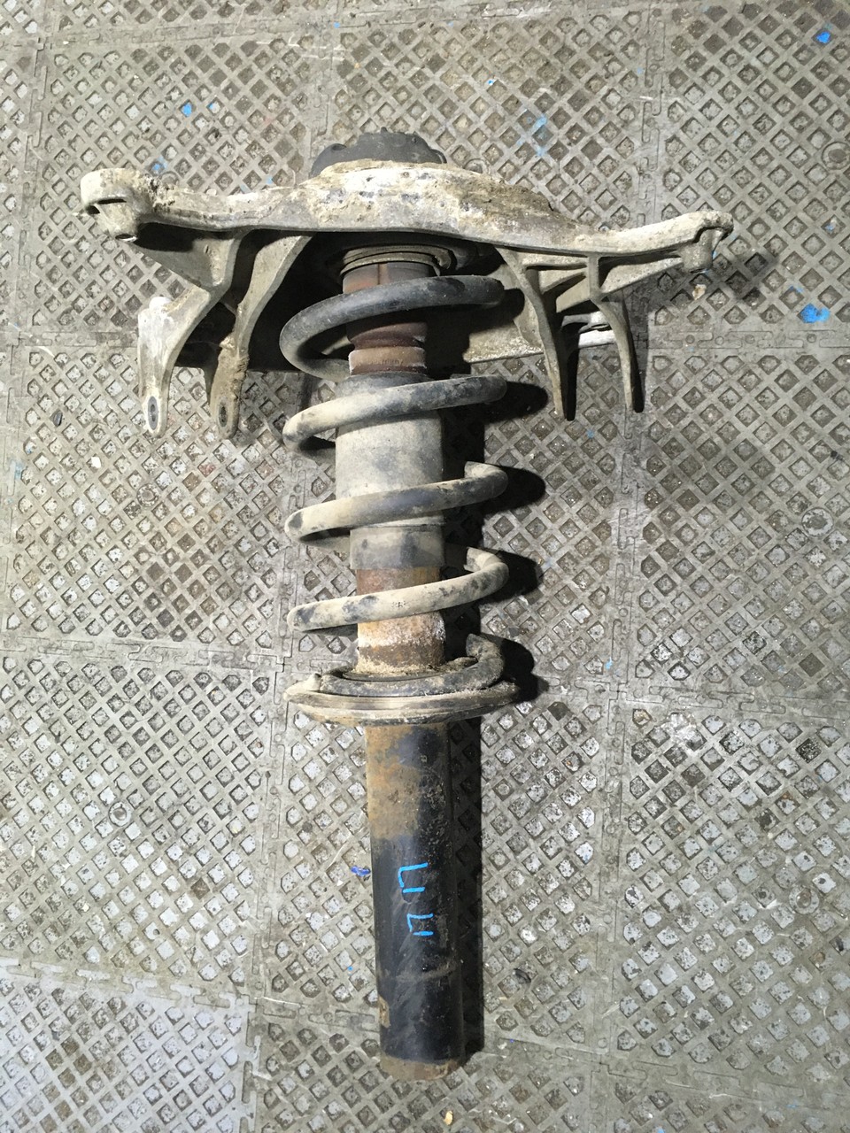 Амортизатор передний в сборе с пружиной Audi Q5 8R