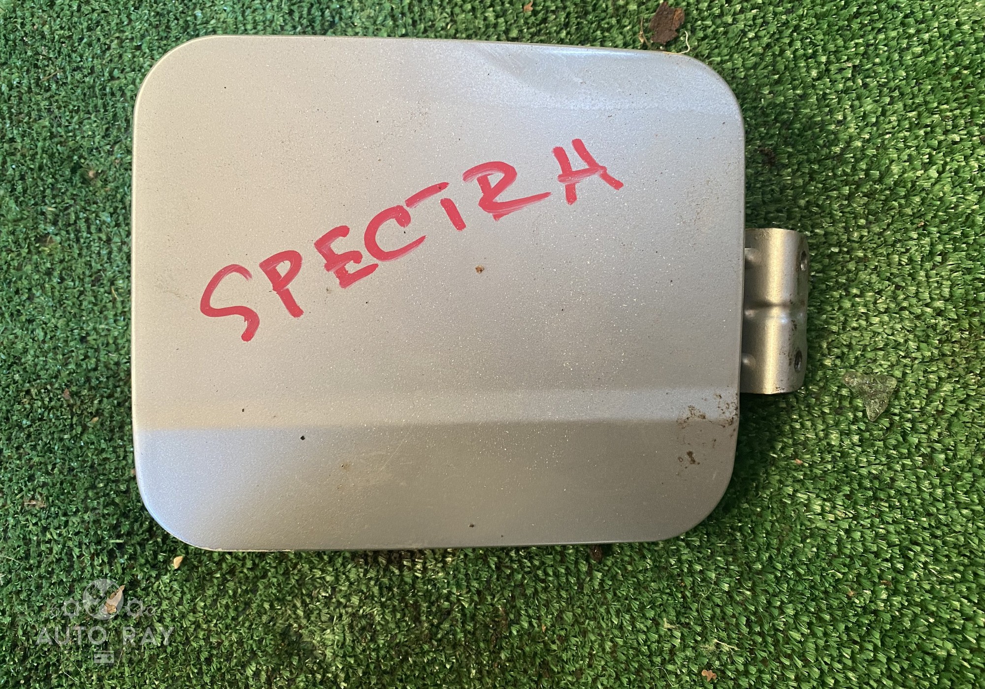 0K2A142410D Лючок бензобака для Kia Spectra II (с 2004 по 2008)