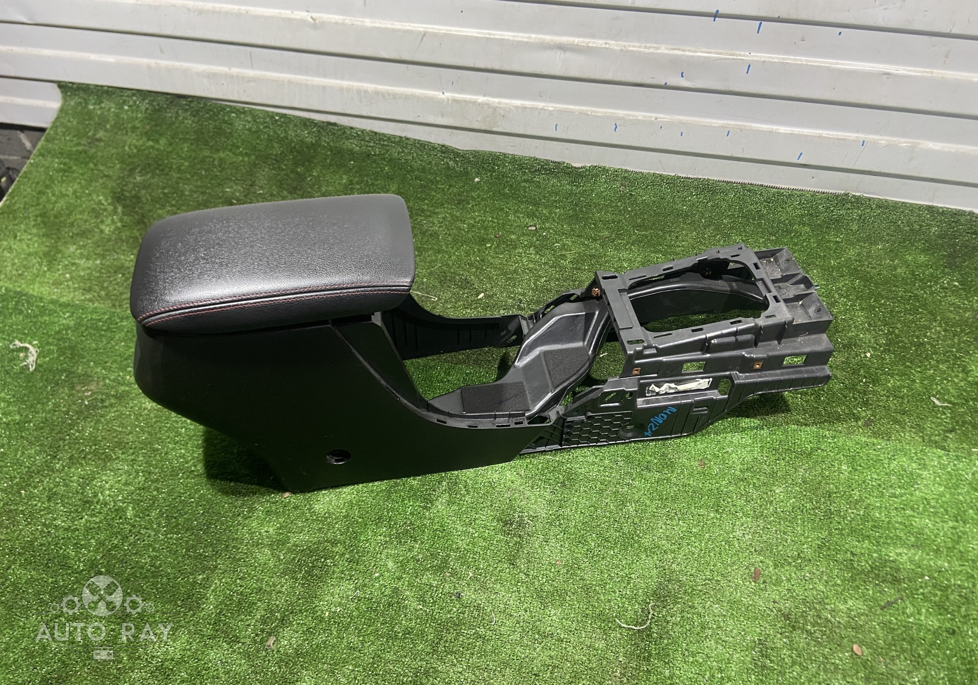 Подлокотник для Chevrolet Monza II (с 2019)