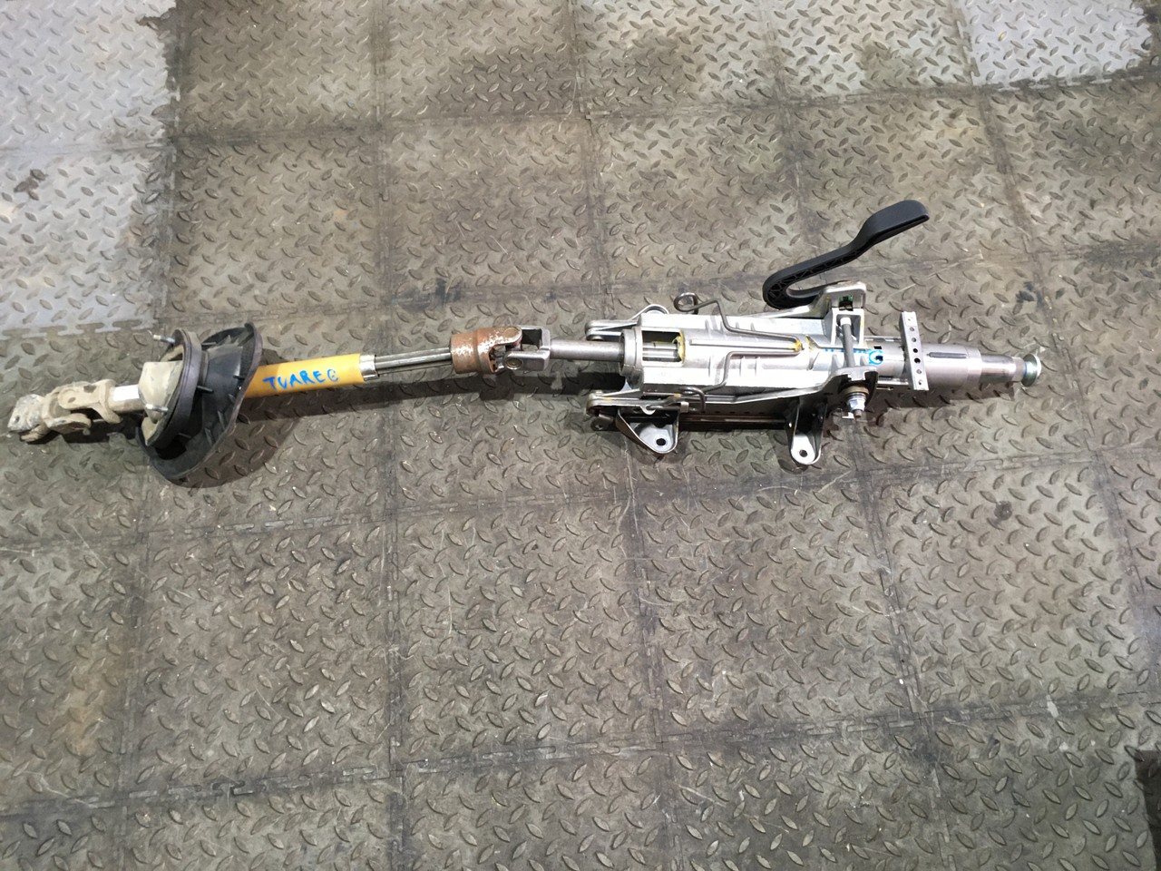 Колонка рулевая Volkswagen Touareg II