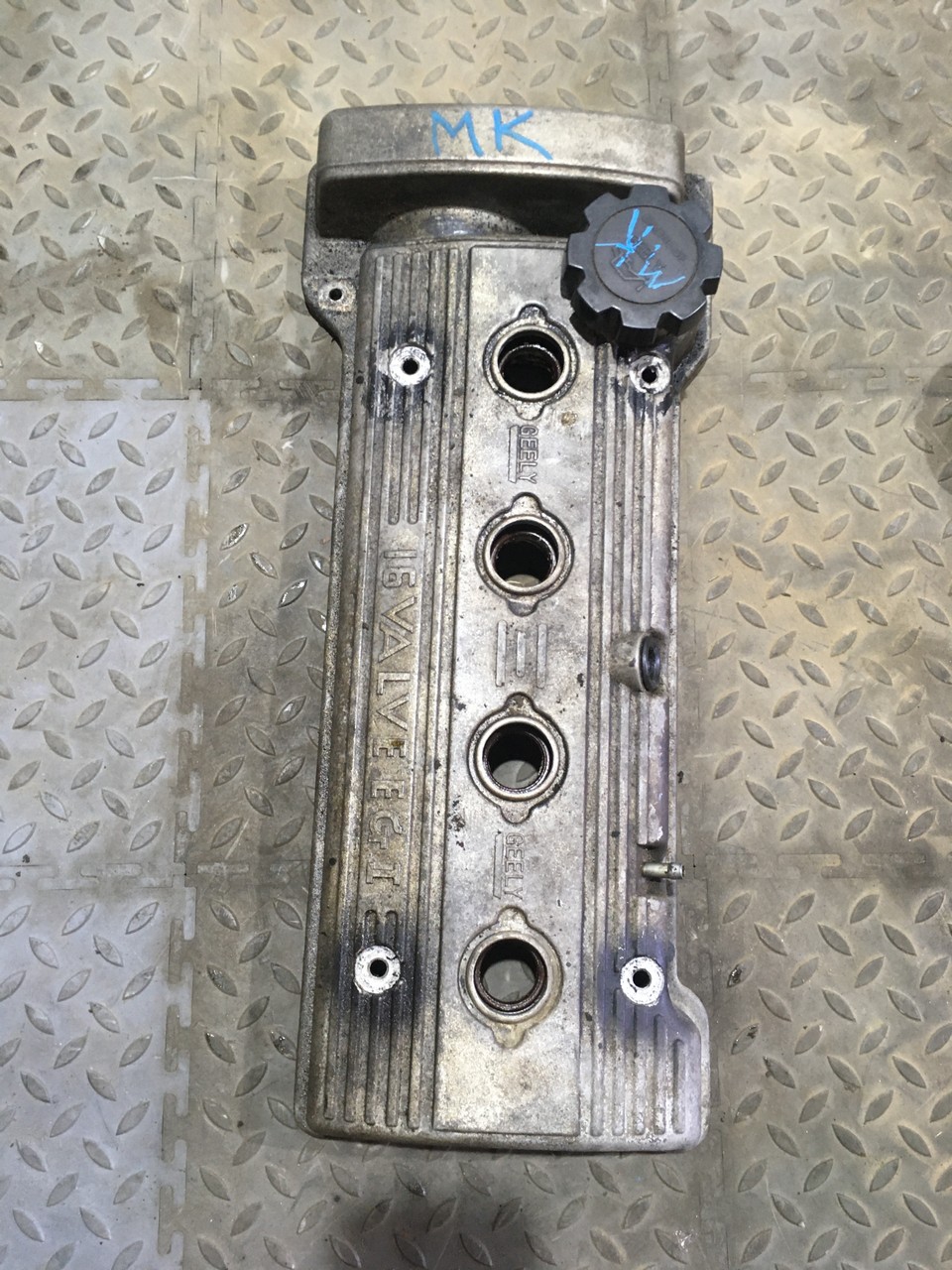 Крышка головки блока (клапанная) Geely MK