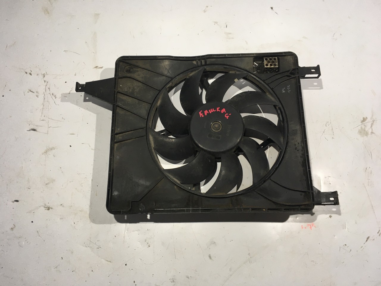 Вентилятор радиатора в сборе с диффузором Nissan Qashqai J10