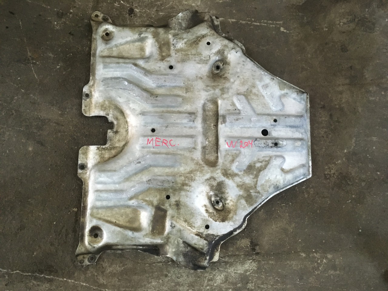 Защита двигателя Mercedes-Benz C-class W204