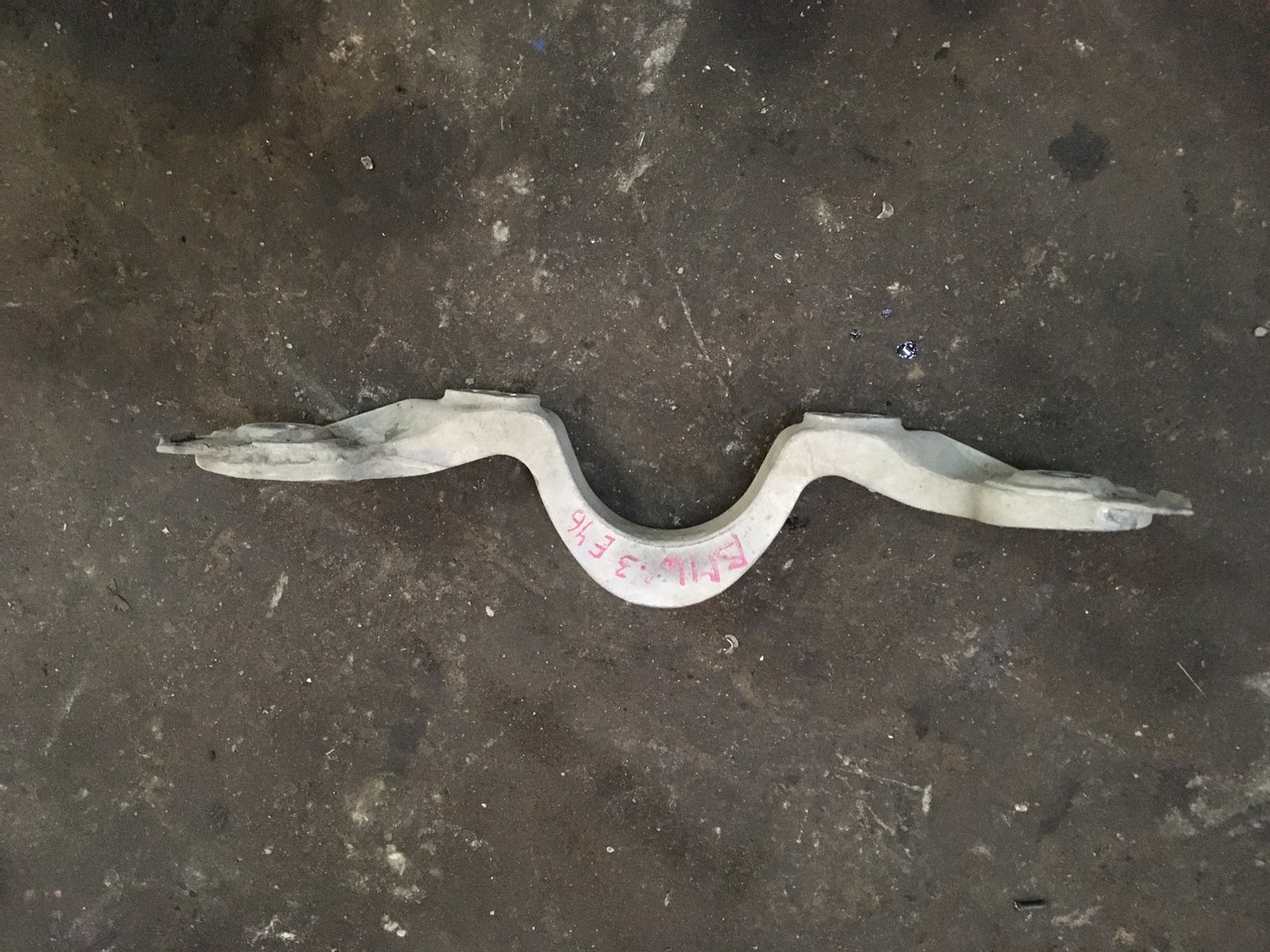 Кронштейн редуктора BMW 3 E46